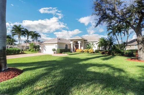 1456 Vintage Ln, Naples, FL 34104-0819