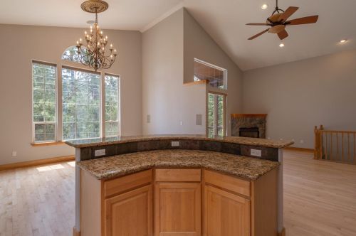 14520 Reed Ave, Truckee CA 96161-3610 exterior