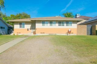 132 Pasatiempo Dr, Bakersfield, CA 93305-1324