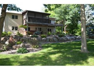 11720 172nd St, Lakeville, MN 55044-9326
