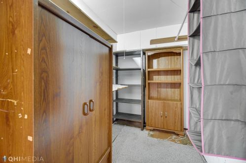 2302 Shaker Dr, Valpo IN  46383-3249 exterior