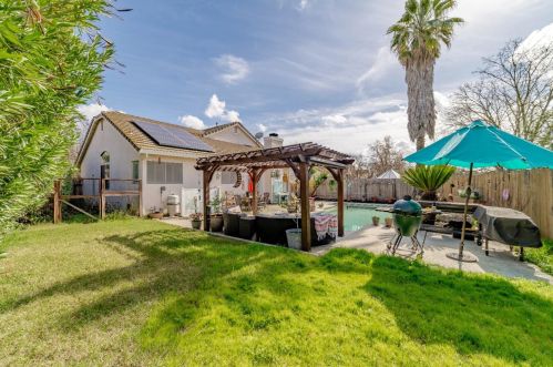 8856 Hiddenspring Way, Elk Grove CA  95758-6153 exterior