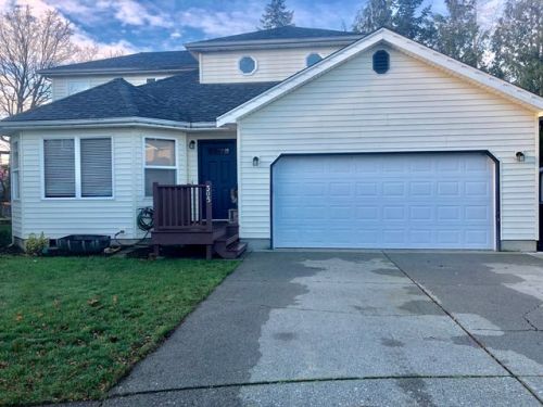 305 Parkside Ct, Lynden, WA 98264-9500
