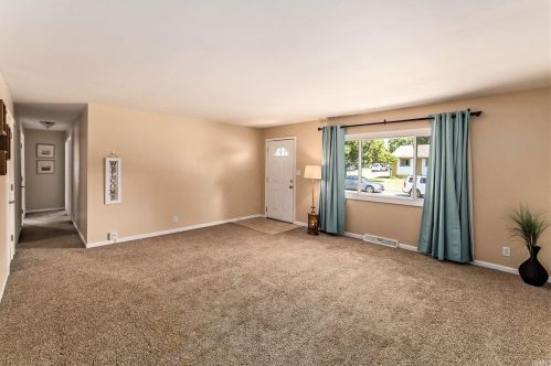 2115 Sarah St, Mishawaka IN  46545-6248 exterior