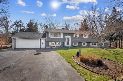 7 Brookfield Dr, Northford, CT 06472-1244