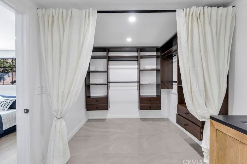 3586 Lathrop Ave, Simi Valley CA  93063-1119 exterior