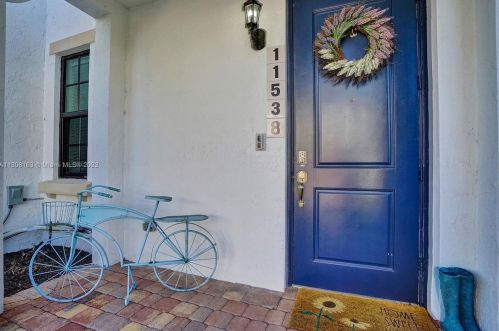 11538 13th Ct, Hollywood FL  33025-2527 exterior