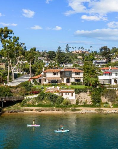 2900 Nichols St, San Diego CA 92106-3426 exterior