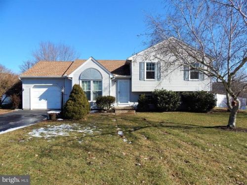 309 Pine Valley Dr, Cross Roads, PA 17322-9236