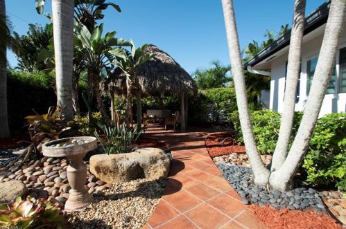 80 Cypress Point Dr, Naples FL  34105-6311 exterior
