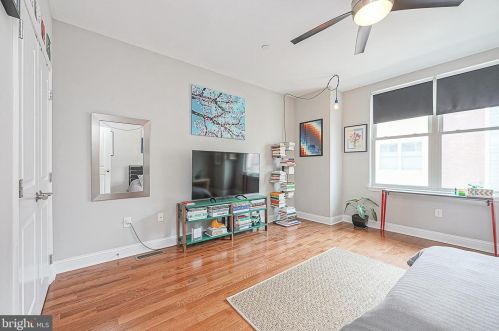 1717 Manton St, Philadelphia PA  19146-3017 exterior