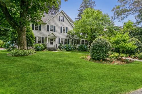 59 Broadfield Rd, New Rochelle, NY 10804-2201