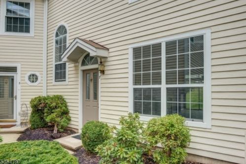 7 Pheasant Brook Ct, Bedminster, NJ 07921-2037
