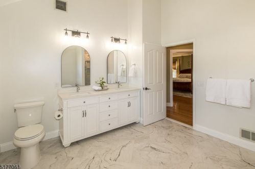 3 Shirewood Dr, Scotch Plains NJ 07076-2513 exterior