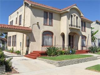 1045 Arlington Ave, Los Angeles CA  90043-2617 exterior