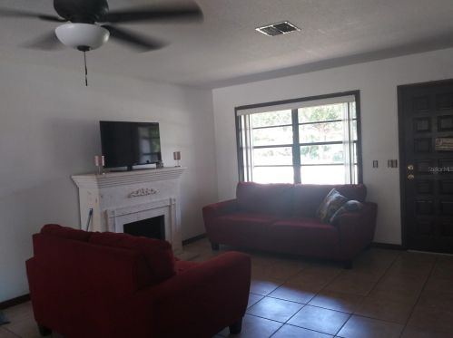 989 Embassy Dr, Deltona, FL 32725-0069