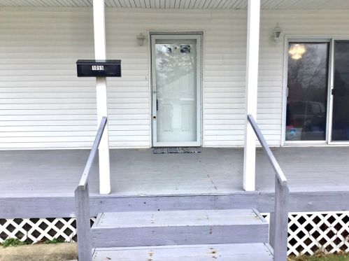 1055 Martin Ave, New Kensington, PA 15068-5017