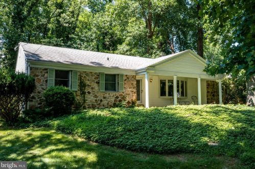 81 Hemlock Dr, Glen Mills, PA 19342-1157