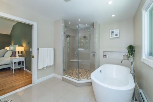 19 Marisa Ct, West Milford NJ  07480-3000 exterior