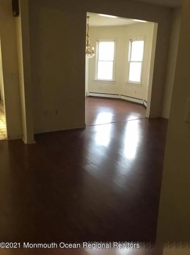 1052 Mcbride Ave, West Paterson, NJ 07424-2508