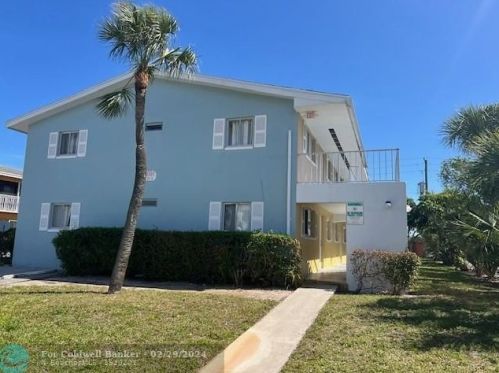1501 Crescent Cir, West Palm Beach, FL 33403-2239