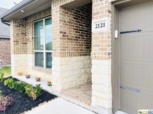 2121 Range Rd, Seguin, TX 78155-2078