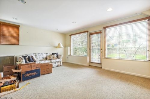 2 Green Ct, Cranford NJ  07016-2906 exterior