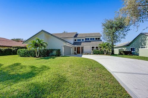 21 Marlwood Ln, West Palm Beach FL  33418-6806 exterior