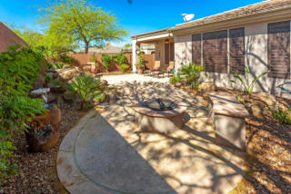 2945 Plum Hollow Dr, Phoenix, AZ 85086-1085