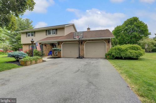 505 Allison St, Upton, PA 17225-1313