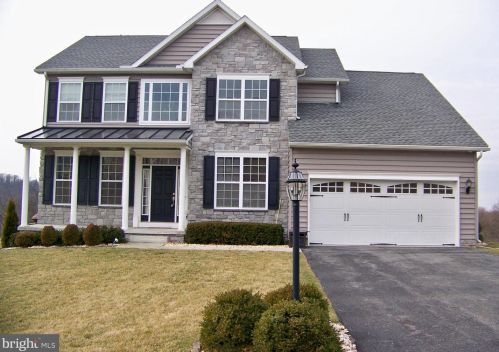 140 Fawn Hill Rd, Hanover, PA 17331-8224