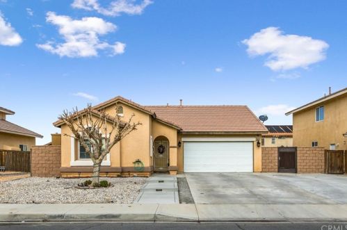 12474 Honeybear Ln, Victorville, CA 92392-7966