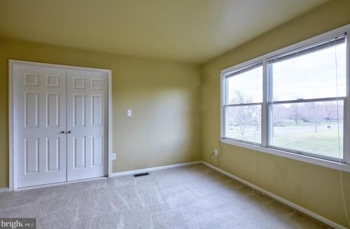 4 Millennium Dr, Columbus NJ  08022-2250 exterior