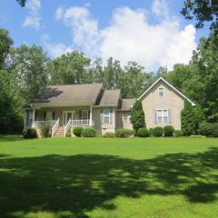 819 Laurel Cir, Crossville, TN 38555-3718