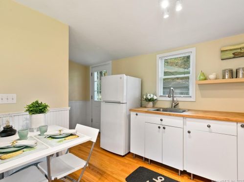 2 Noyes Rd, Lyme CT  06371-1636 exterior