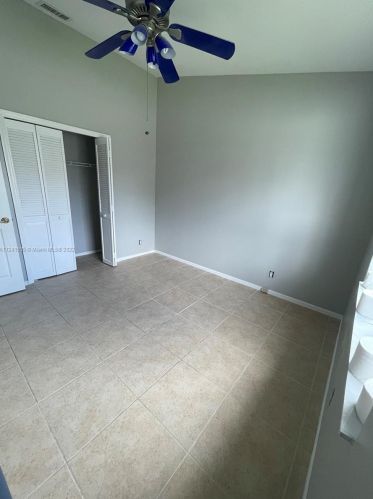 960 202nd Ave, Hollywood FL  33029-3442 exterior