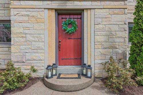 10 Weber Rd, Jeannette, PA 15644-9698