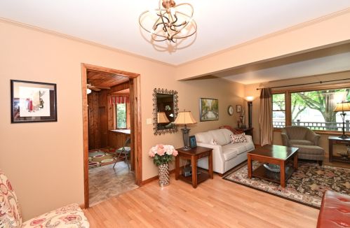 1524 El Rancho Dr, Thiensville WI  53092-5623 exterior