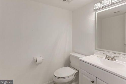 5509 Miles Ct, Springfield VA 22151-1714 exterior