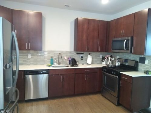 73 Sowers Dr, Hackettstown NJ  07840-7625 exterior
