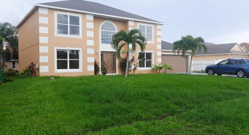 557 Halden Ave, Fort Pierce, FL 34953-3817