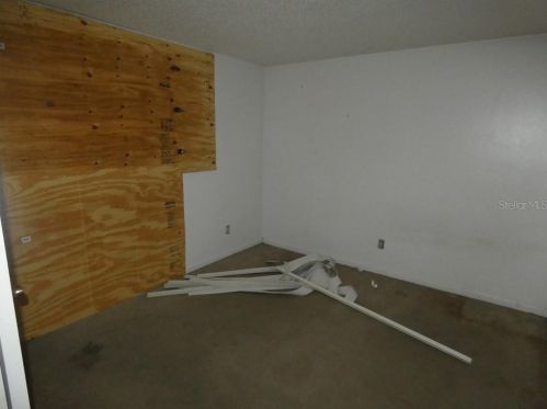 15417 Livingston Ave, Lutz FL  33559-3752 exterior