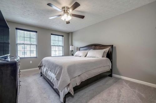 1509 Canterbury Dr, Imperial PA  15126-9186 exterior