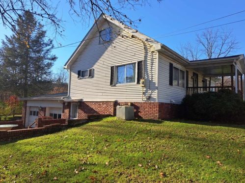 321 Sygan Rd, Mc Donald, PA 15057-2640