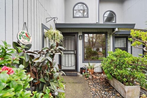 512 Tracy Ave, Santa Rosa, CA 95401-6419
