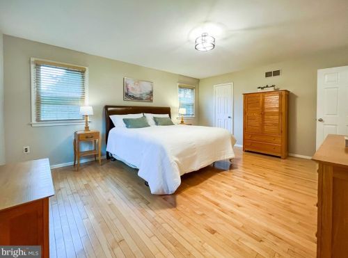 1344 Buford Dr, Yardley PA 19067-4342 exterior