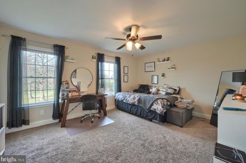 515 Spring Run Dr, Navy Sup Dpt PA  17055-5580 exterior