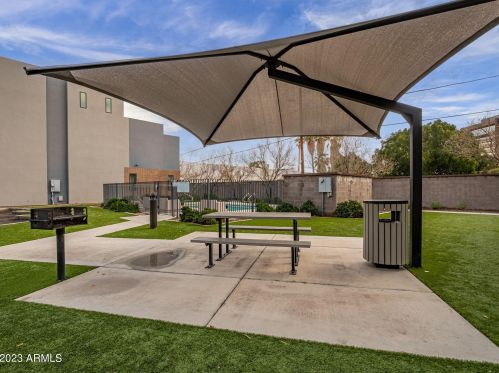 2825 42nd St, Phoenix AZ  85008-1400 exterior