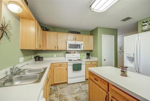 512 Robinwood Dr, St Paul, TX 75098-6952