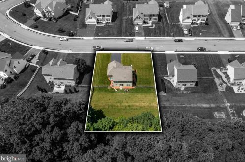 422 8th Ave, Parkesburg PA  19365-1360 exterior